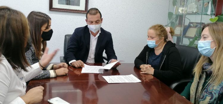 L’Ajuntament de Peníscola subscriu un conveni amb l’Associació de Comerciants per a la promoció i dinamització del comerç en la localitat