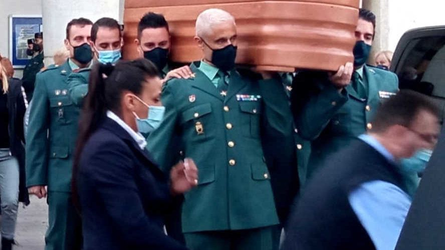 La Ràpita diu adéu amb emoció al comandant de la guàrdia civil Francisco López, mort en accident