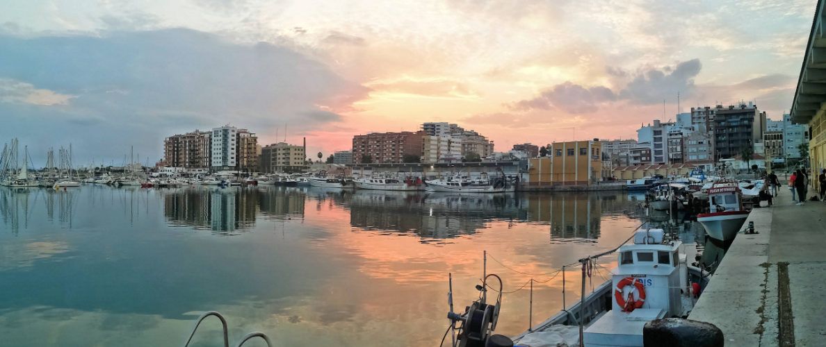 Ben Vist: Capvespres des del port de Vinaròs