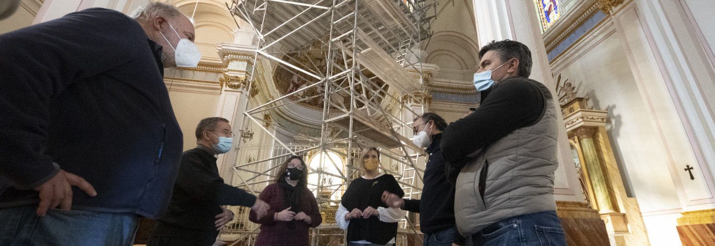 Ruth Sanz visita les obres de la cúpula de l’Ermita del Socors de Càlig que finança la Diputació amb 37.000 euros