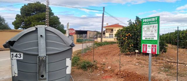 Benicarló senyalitza 34 punts negres per a reduir l’abandonament incontrolat de residus