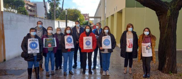 Nueva concentración en el centro de salud pública de Benicarló contra el abuso de la temporalidad