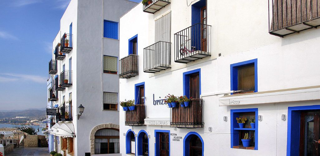 Peñíscola, entre las ciudades más buscadas por los turistas nacionales, para sus vacaciones de julio 2024, según Jetcost