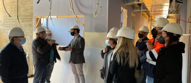 El director general d’Infraestructures Educatives visita les obres d’ampliació del col·legi de Santa Magdalena