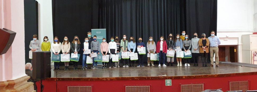 Vídeo i fotos: Vinaròs distingeix l’alumnat més brillant del curs passat