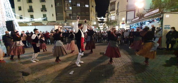 Vídeo i fotos: Les Camaraes i la Fira de Nadal de Vinaròs