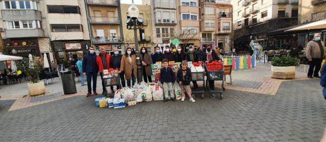 Èxit de la recollida d’aliments pels Joves Socialistes de Vinaròs