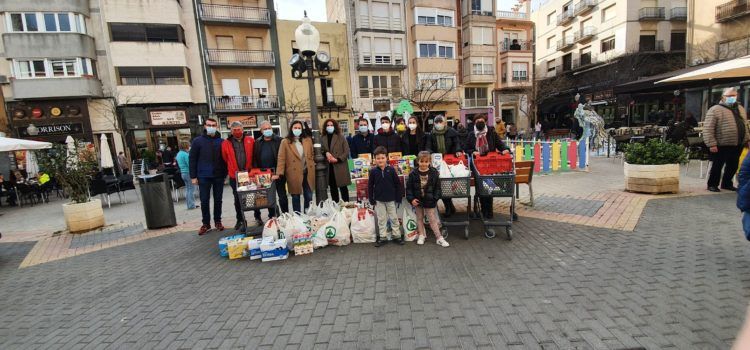 Èxit de la recollida d’aliments pels Joves Socialistes de Vinaròs