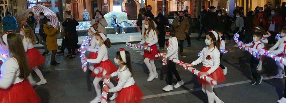 El gimnàs Esplai desfila pels carrers de Vinaròs