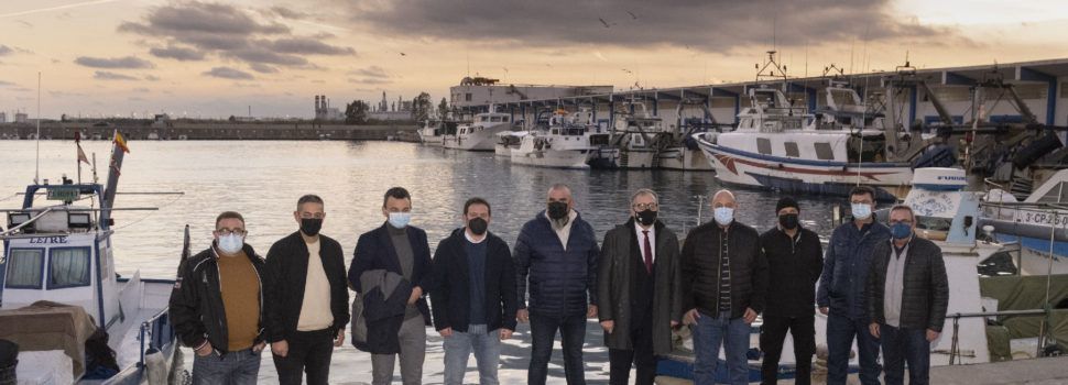 La Diputació i les confraries de pescadors de Castelló s’uneixen contra els plàstics en la mar amb una campanya per a fomentar la reutilització
