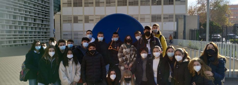 Alumnat de 1r i 2n batxillerat del Leopoldo Querol visiten l’Escola d’Enginyeria de Telecomunicació de la UPV