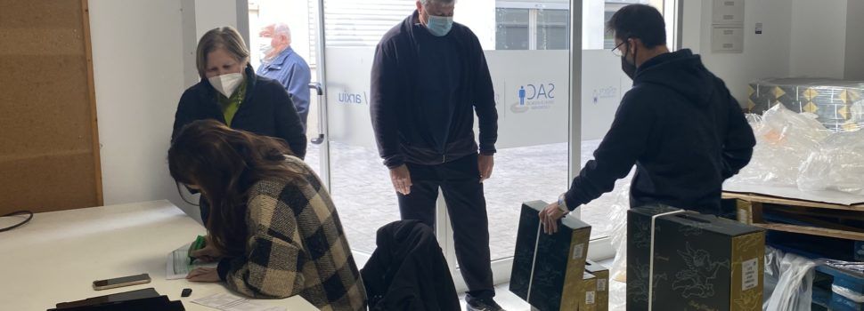 El Ayuntamiento de Peñíscola entrega 1500 cestas de Navidad a los más mayores