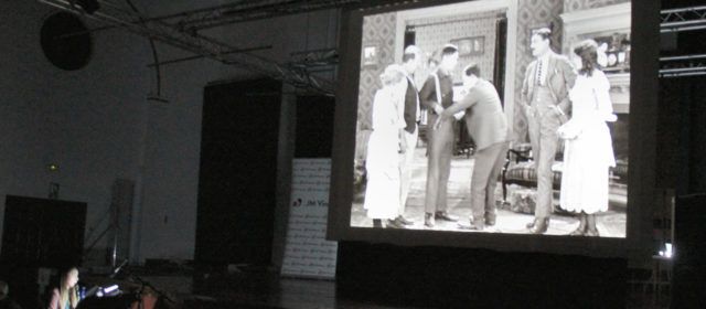 Película de cine mudo con música de clarinete en directo