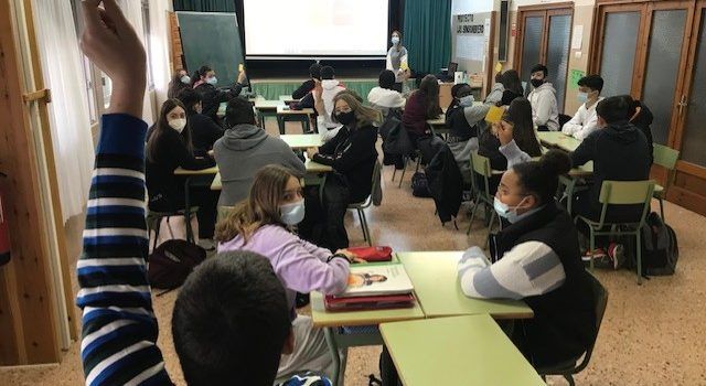 La UPCCA impulsa tallers en els centres educatius per a prevenir l’addicció als jocs d’atzar