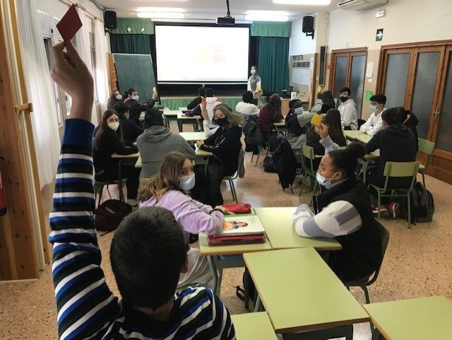 La UPCCA impulsa tallers en els centres educatius per a prevenir l’addicció als jocs d’atzar
