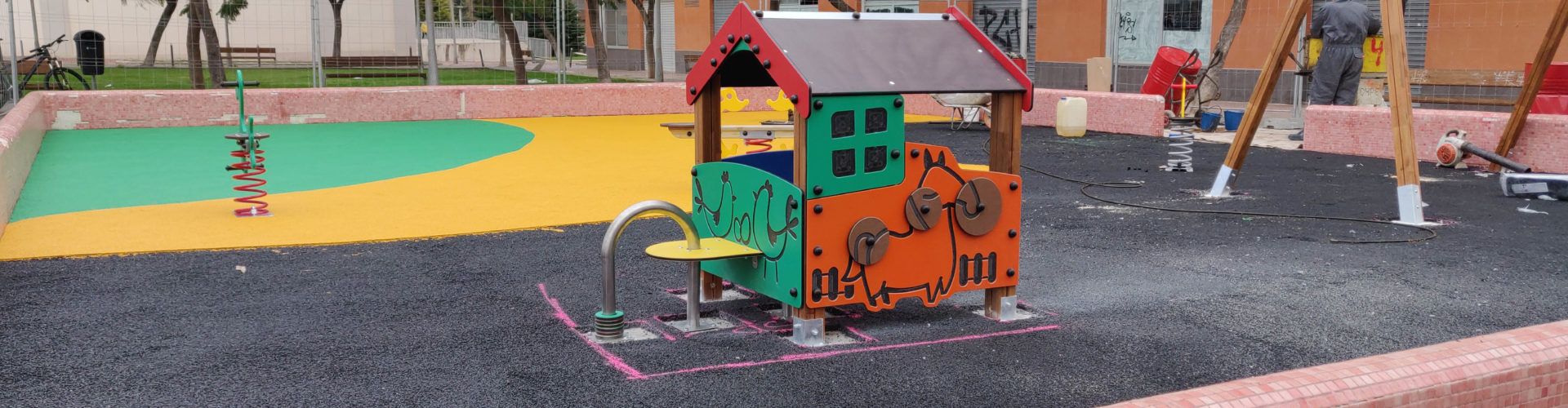 L’Ajuntament renova el parc infantil de l’avinguda de Castelló
