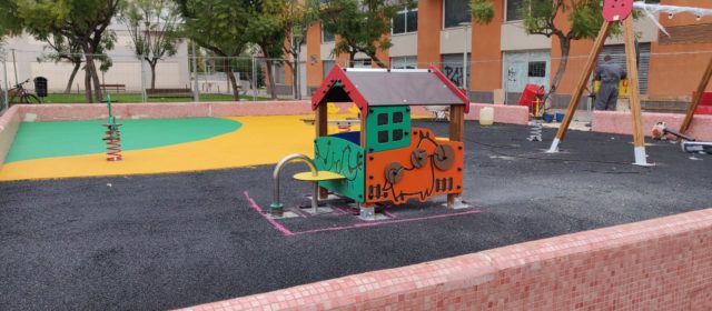 L’Ajuntament renova el parc infantil de l’avinguda de Castelló