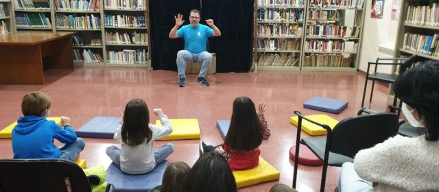 Felip Kervarec mostra a Vilfranca com fomentar la lectura en família