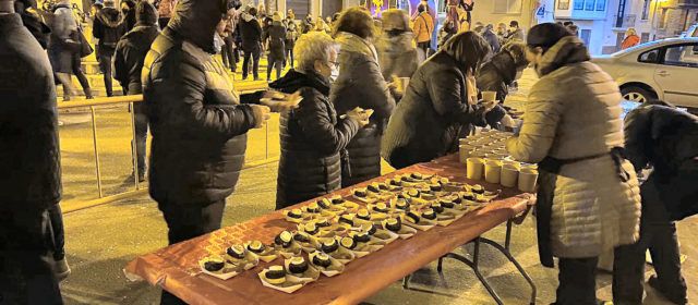 Vilafranca dona la benvinguda al Nadal en un acte festiu i multitudinari a la Plaça d’En Blasc