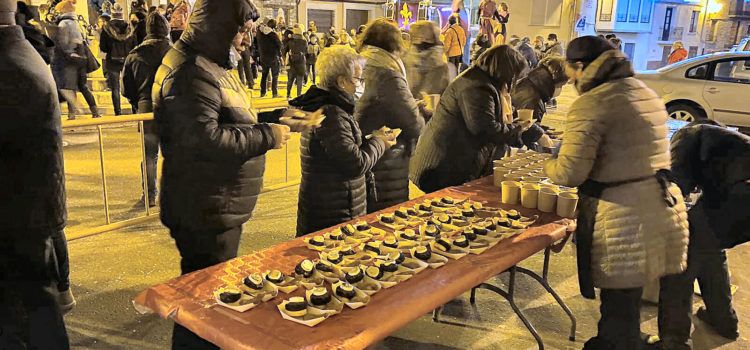Vilafranca dona la benvinguda al Nadal en un acte festiu i multitudinari a la Plaça d’En Blasc
