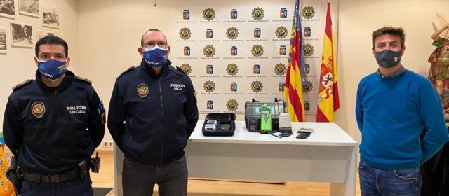La Policia Local de Benicarló adquireix un nou etilòmetre que permet resultats més ràpids i precisos