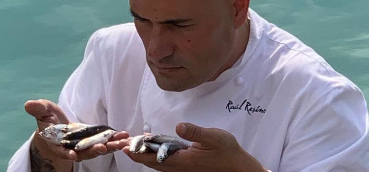 El xef estrella Michelin Raúl Resino, guardonat amb la Carxofa d’Or 2022