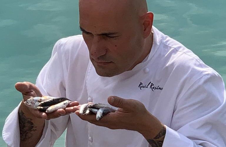 El xef estrella Michelin Raúl Resino, guardonat amb la Carxofa d’Or 2022