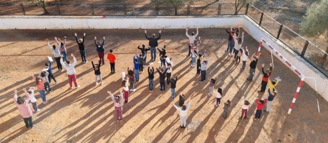 Els escolars de la Salzadella, Tírig i Xert commemoren el Dia de la Pau