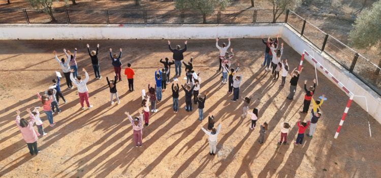 Els escolars de la Salzadella, Tírig i Xert commemoren el Dia de la Pau