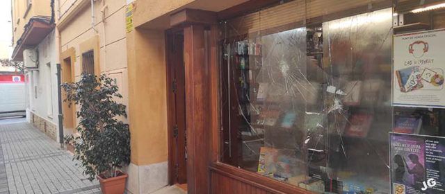 Detingut a Benicarló per causar danys i disturbis