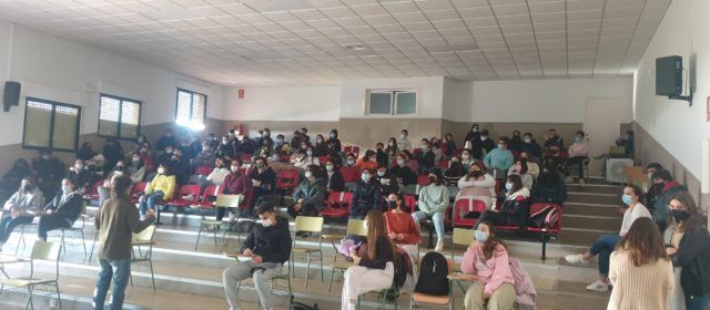 Xarrada de la Universitat Rovira i Virgili a l’alumnat de 2n batxillerat de l’IES Leopoldo Querol de Vinaròs