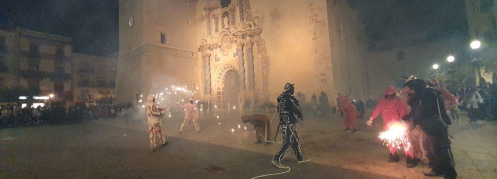 Vídeo i fotos: Sant Antoni amb Ball de Dimonis i la Colla de Dolçaina i Tabal de Vinaròs