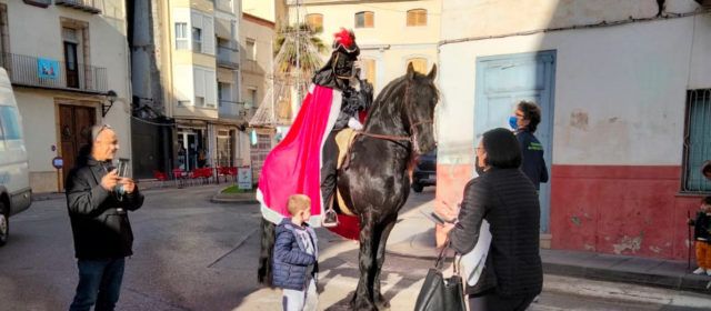 Fotos: A Alcanar ha arribat el patge Mikelí