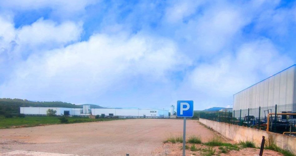 Ulldecona habilita noves zones d’aparcament al Polígon Valldepins