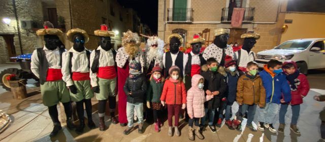 Els Reis Mags regalen alegria a Tírig