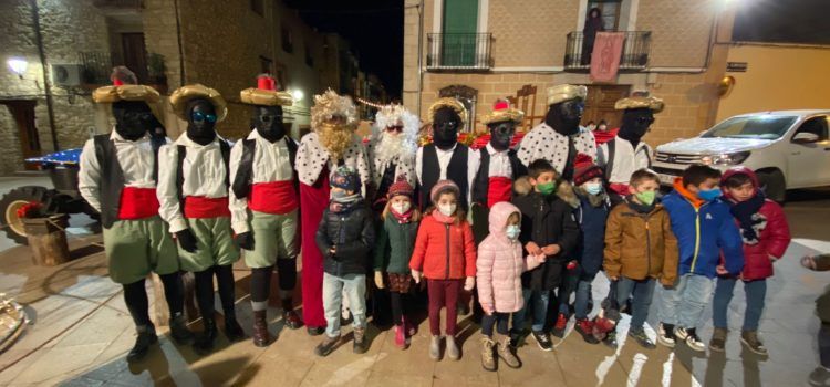 Els Reis Mags regalen alegria a Tírig
