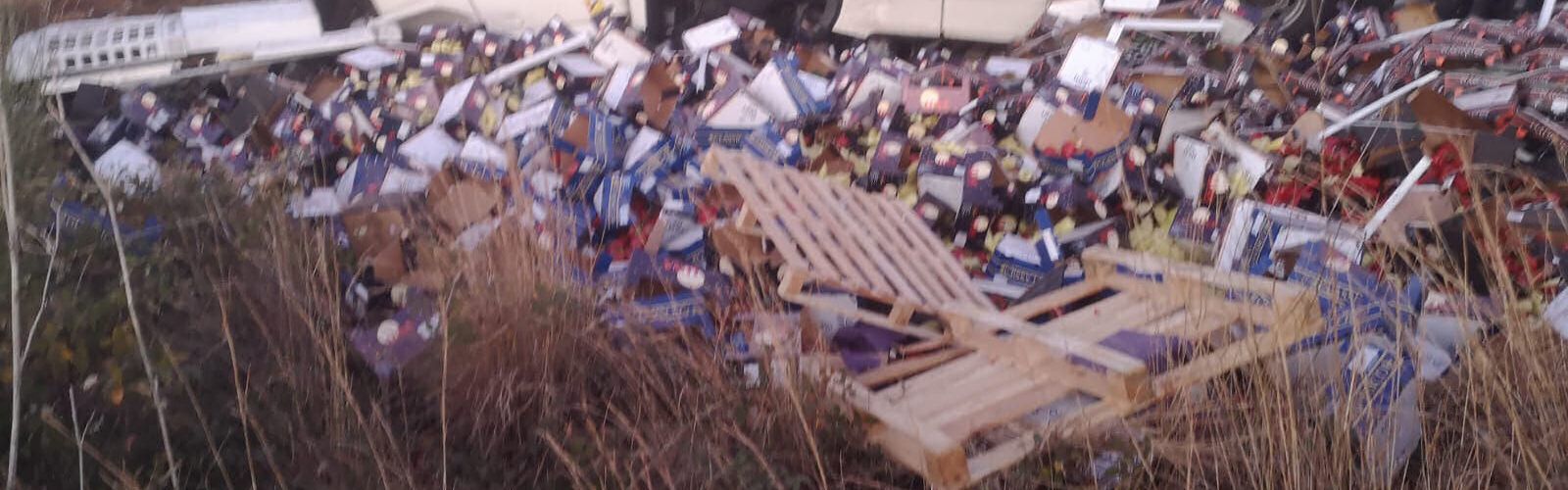 El SAMU asiste a un hombre tras sufrir un accidente de camión en Benicarló