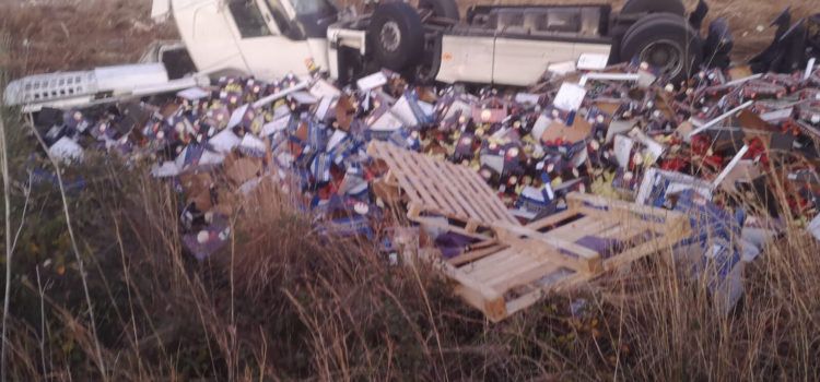 El SAMU asiste a un hombre tras sufrir un accidente de camión en Benicarló
