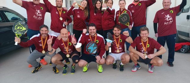 El Ayuntamiento celebra los éxitos del Pádel Sant Jordi en la Liga Comarcal el pasado fin de semana