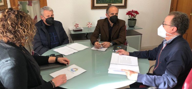 L’Ajuntament i l’Associació d’Empresaris d’Alcalà-Alcossebre renoven el seu compromís de treball conjunt per l’economia local