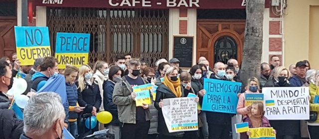 Nueva concentración en Benicarló condenando la invasión de Ucrania