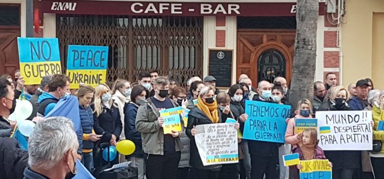 Nueva concentración en Benicarló condenando la invasión de Ucrania