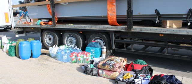 Incautada una embarcación neumática “narcolancha”, oculta en un camión entre Amposta y Deltebre