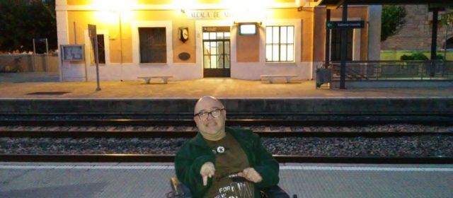 Compromís pregunta al Gobierno cuando acabará con los problemas de movilidad en tren a las personas con diversidad funcional denunciadas por un vecino de Alcalà