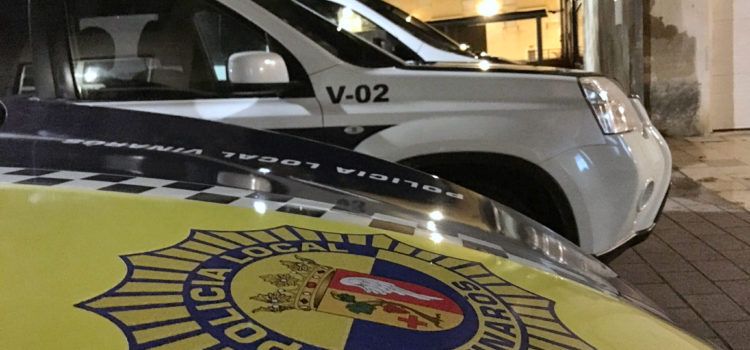 Tres detinguts a Vinaròs, dos per causar danys i un altre per una ordre de cerca i detenció
