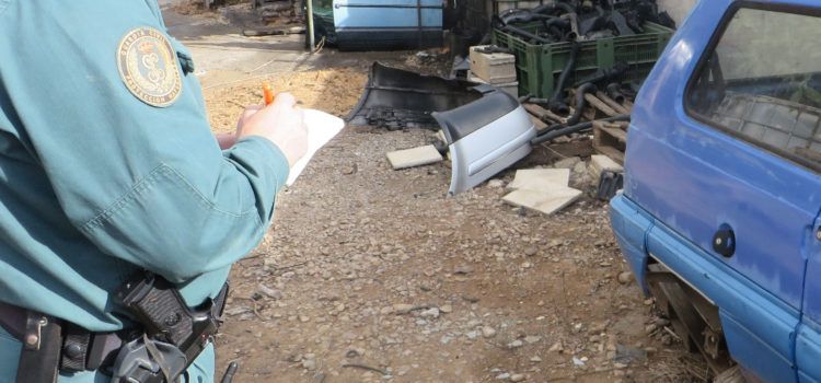 La Guardia Civil desarticula en Els Reguers un taller mecánico clandestino, radicado en el medio natural