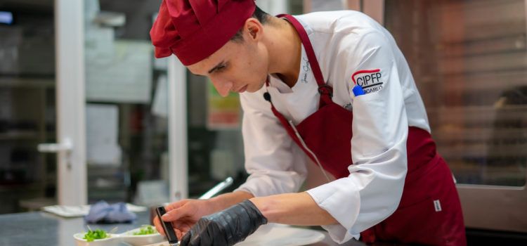 Joan Gual, ulldeconenc alumne del CIPFP de Benicarló, seleccionat per Le Cordon Bleu de Madrid