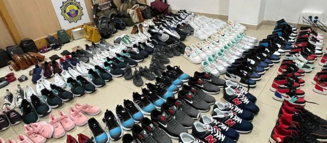 La Policía Local de Peñíscola se incauta de más de 300 artículos del “top manta”
