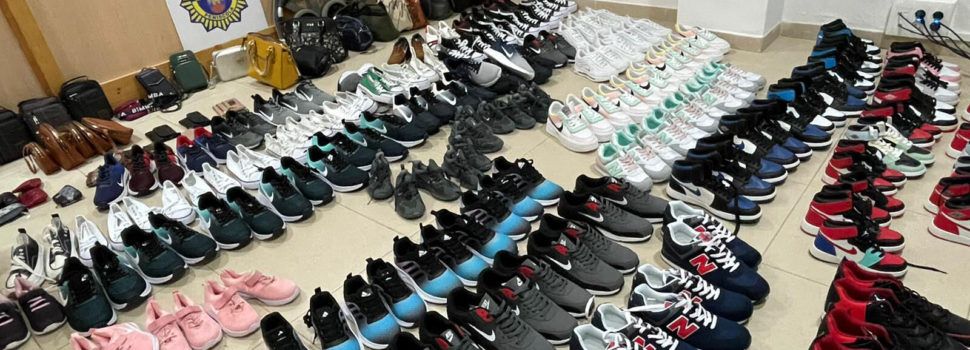 La Policía Local de Peñíscola se incauta de más de 300 artículos del “top manta”