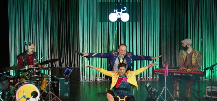 Diversió máxima amb Pentina el gat als Dissabtes de Teatre d’Ulldecona